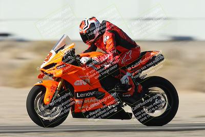 media/Dec-01-2025-Moto Forza (Mon) [[2daa91e15f]]/1-Advanced Group/Session 3 Turn 3 Exit Bump Pans/